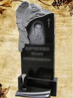 Памятник резной из гранита ЧПУ «Скорбящий с розами» — ritualum.ru Памятник резной из гранита ЧПУ «Скорбящий с розами» — ritualum.ru